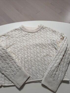 Zara Off-White Cable Knit Crew Sweater